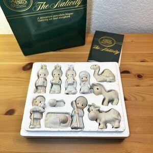 Precious Moments Come Let Us Adore Him Miniatures Nativity 11 Piece Set E2395